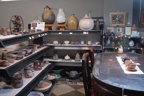 H[Ȃɍr얾̍iWĂAĂ܂B