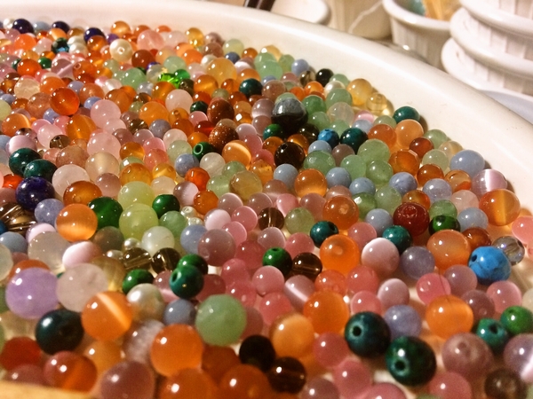 たくさんの種類のストーンをご準備しています