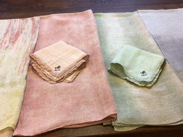 こちらはハンカチです