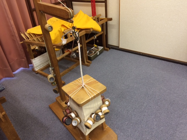 角台です。くみひもを組む時に使います