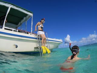 エメラルドグリーンの海へエントリー♪