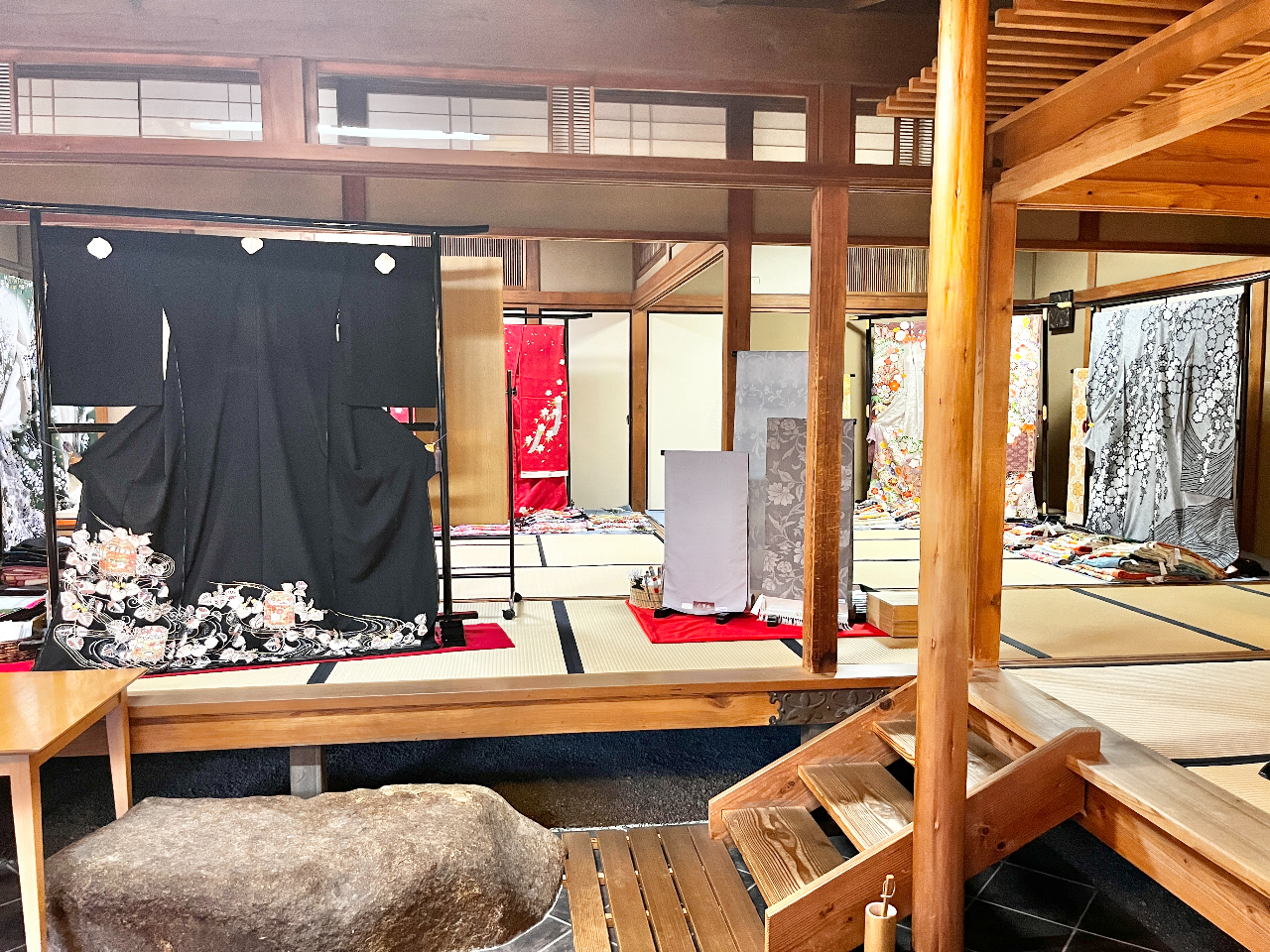 きもの店で着物選び。レンタル着付け込み