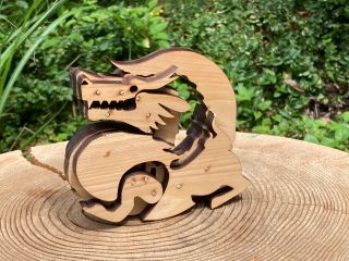 龍神村のヒノキで作られた龍です。