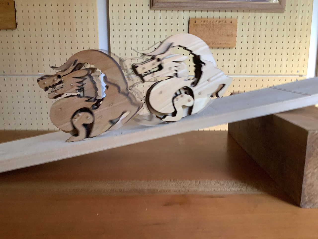 �X���[�v�̏�ɒu���ƌ����p�N�p�N�������Ȃ���~��Ă��܂��B