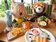 「森のどうぶつレストランGIBBONTEI」ではカピバラやレッサーパンダと相席ができる!?