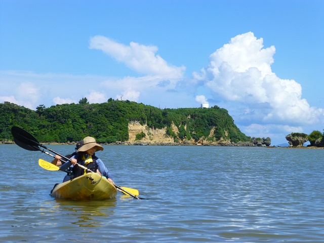 ���������R���Ԃł��B�C��������Ƃ���܂ŗV�тɗ��܂�����B�}���O���[�u�̗т̒��ɂ��鎞�Ƃ͑S���Ⴄ���i���y���ނ��Ƃ��ł��܂��B����̓Ɠ��̒n�`���y�����ł��B