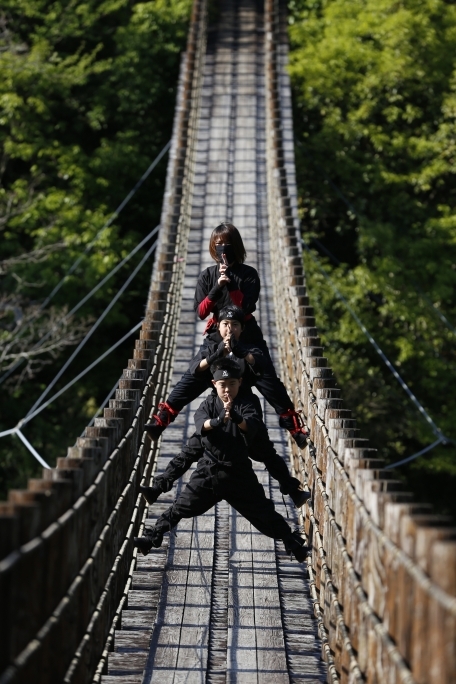 忍者衣装をレンタルされ時間に余裕があれば吊橋で撮影