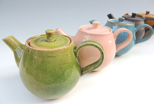 色づけは〇教室にお任せor〇ご自分で色付けどちらかお選びになれます。教室にお任せの場合は白か黒からお選びください。