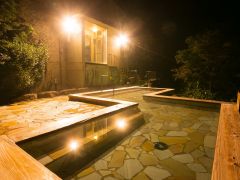 夜の女性専用露天風呂