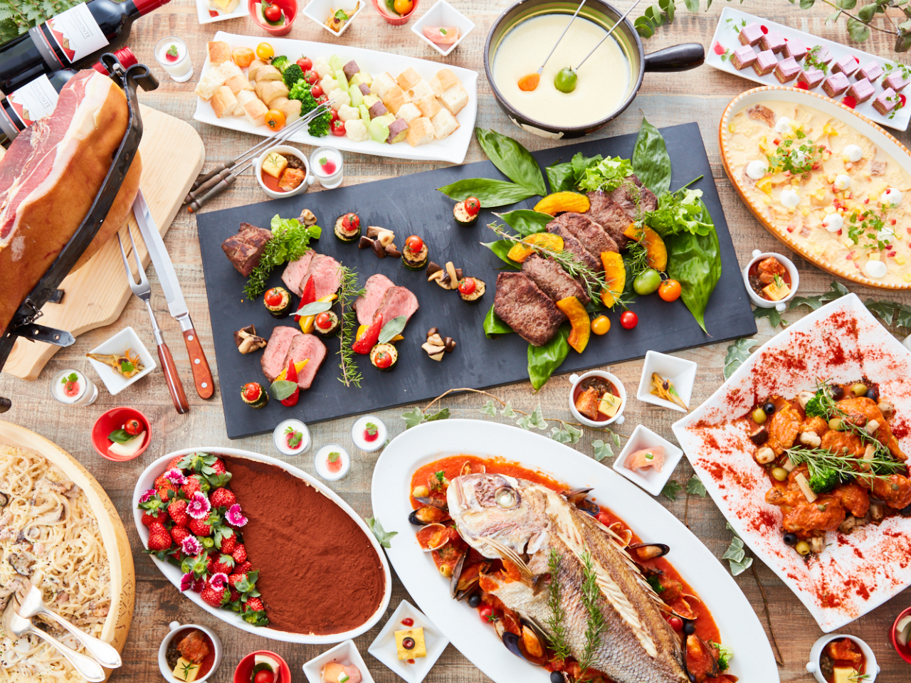 二か月毎にテーマを更新!ジャンルの枠を超えたバラエティー豊かな料理をご用意。