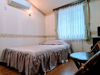 ダブルベッド室 例