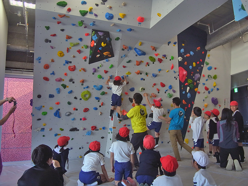 大人気 大阪駅から徒歩5分 初心者大歓迎 クライミング初心者体験会 体験会後は自由に遊べます Gravity Research Umeda じゃらん遊び体験