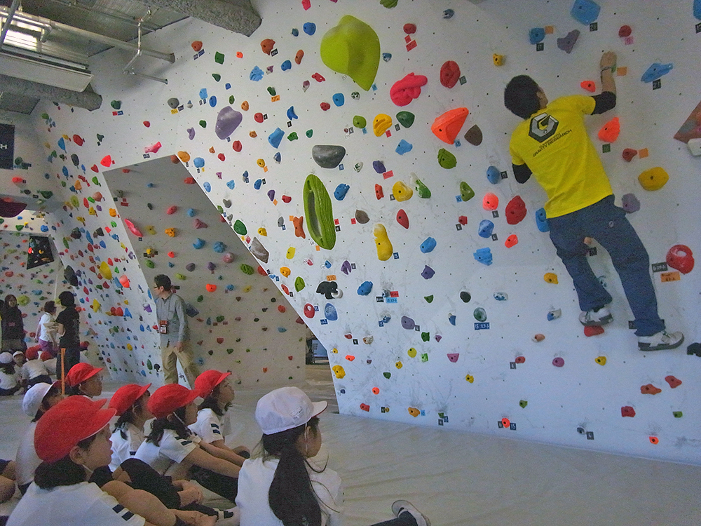 大人気 大阪駅から徒歩5分 初心者大歓迎 クライミング初心者体験会 体験会後は自由に遊べます Gravity Research Umeda じゃらん遊び体験