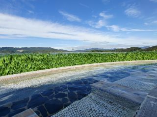 快晴時には向かいの三ヶ根山まで望むことが可能です♪