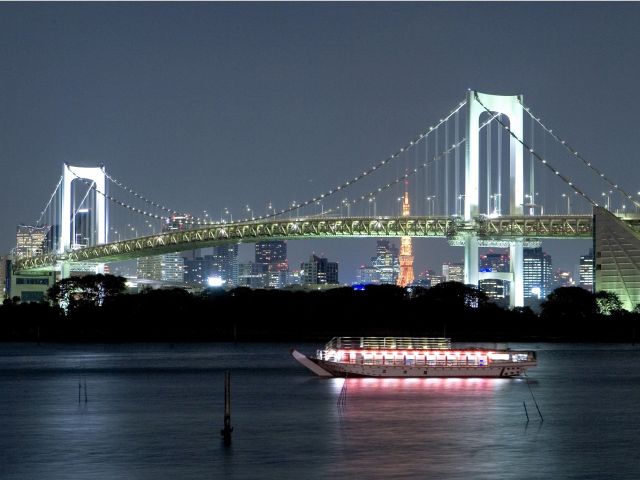 夜のクルージング