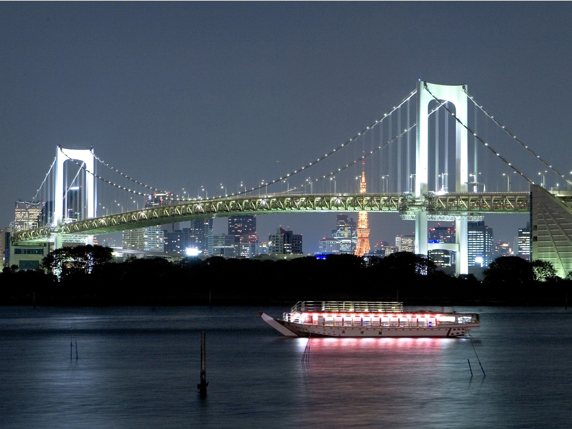 夜のクルージング