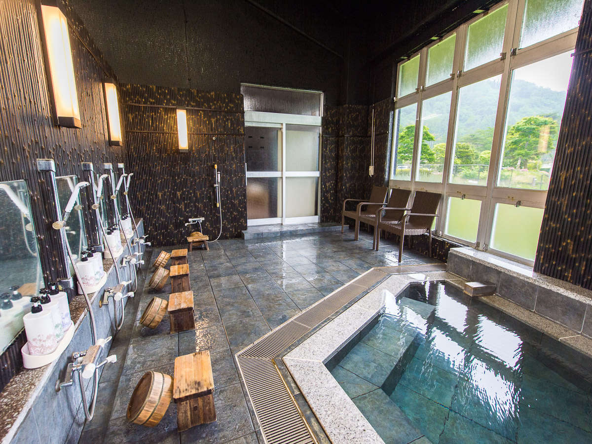 【内湯】古き良き時代の銭湯をテーマにした掛け流しの内湯