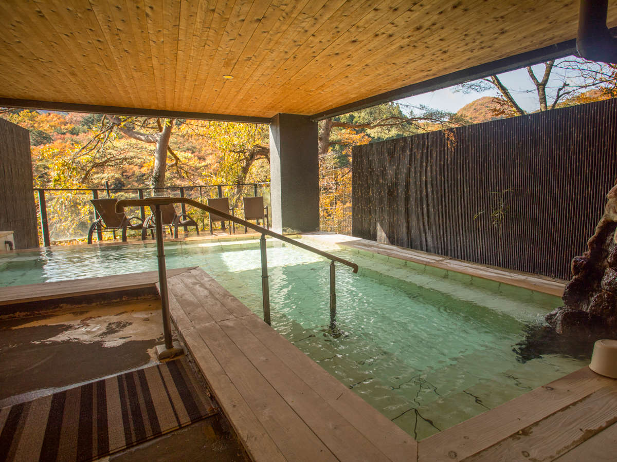 �I�V���C�@�H�ɂ͑N�₩�ȍg�t����ʂɍL����܂��B