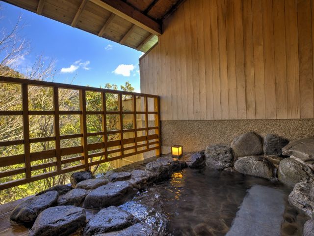 貸切風呂1回サービス付 アクセス良好の湯の山温泉でゆっくりご昼食 ご入浴 ホテル湯の本 じゃらん遊び体験