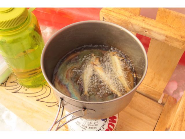 からっと 素揚げで塩でいただきます。