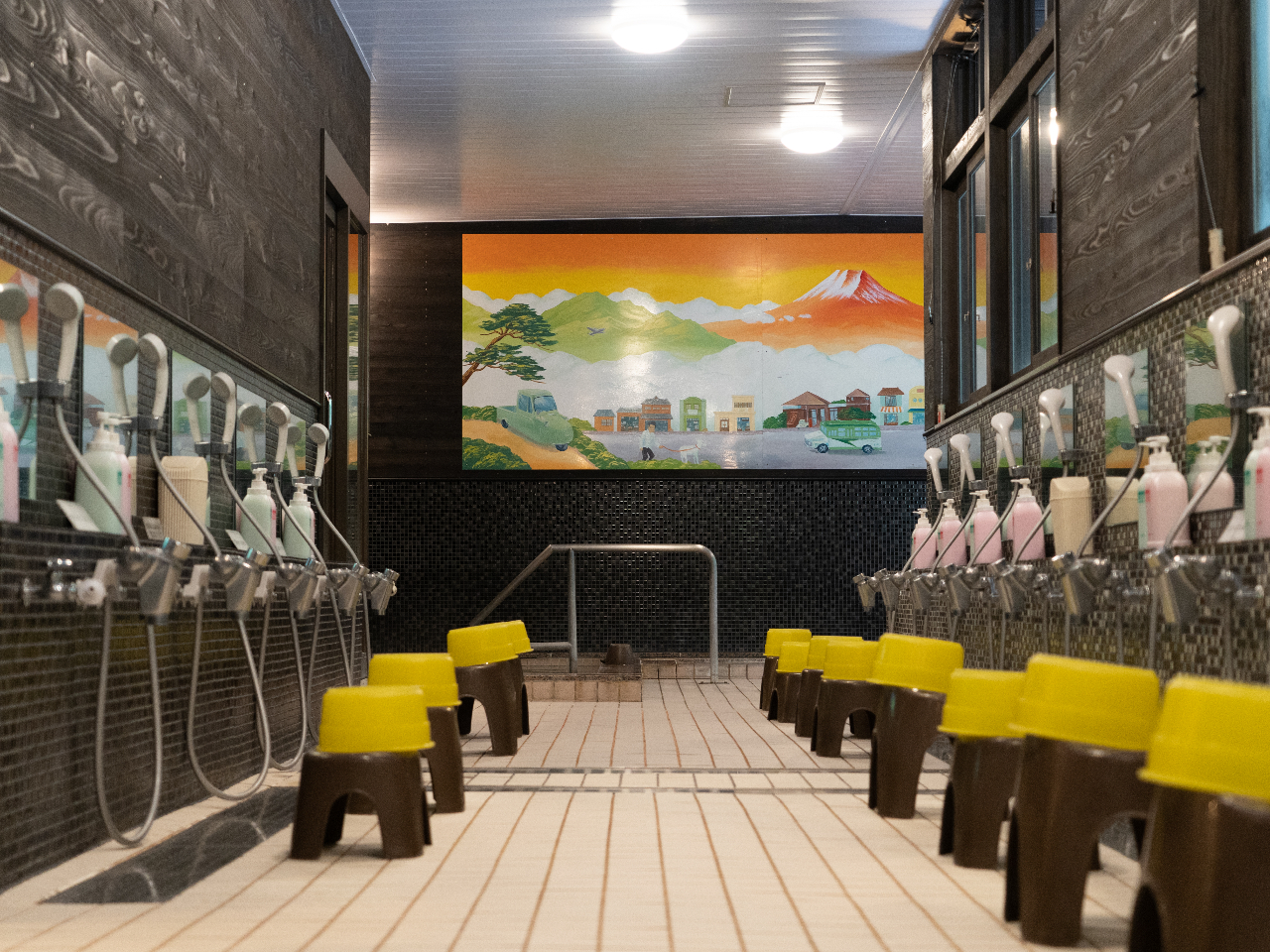 a̓ɂ͋ʐ쉷򂪕`ꂽKGBC͏TւŒjւB