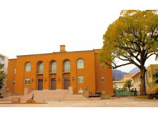 昭和3年の竣工当時の姿にリニューアルした別府市公会堂。
中にも様々な工夫があります。