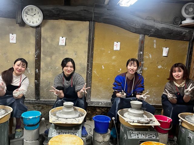 友達同士で楽しく、仲間との体験は楽しい思い出の一時ですね。集まった時の話のネタになりますよ