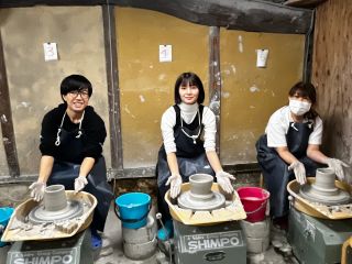 友達同士で楽しく、仲間との体験は楽しい思い出の一時ですね。集まった時の話のネタになります