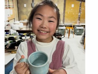 マグカップの取っ手も選べます。実際に手に取ってみて下さい 実際に持ってみると違いが良くわかりますし自分の好みもわかります