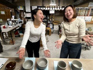 カップルに大人気!泥んこになって大笑い♪5kgの粘土で失敗知らずのロクロ体験ですよ