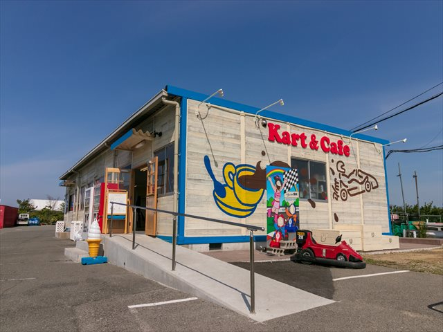 2019NɃj[AIXɂ̓JtF݂Ă܂B