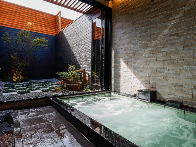 貸切半露天風呂「松の湯」