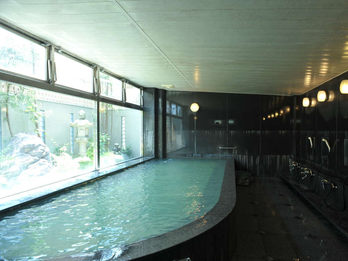 本館庭付大浴場