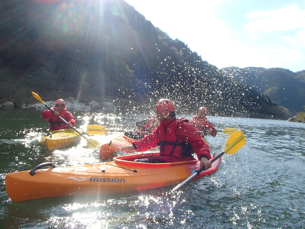 みんなで水の掛け合い!なんかしてみませんか。:.゚ヽ(´∀`。)ノ゚.:。 ゜♪