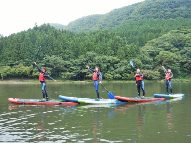 仲間で盛り上がれるSUP!!グループ旅行にもおすすめ