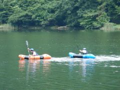 はじめてから気軽に楽しめるパックラフト。パックラフトは安定感◎水上を進む気持ちよさを体感しよう!