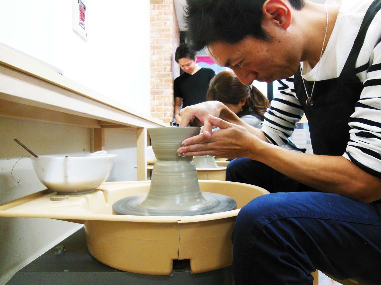 難しそうに見えますが、講師が丁寧にサポートしますので初めてでも必ず作れます♪親子、団体様も大歓迎です。お気軽にご参加ください。