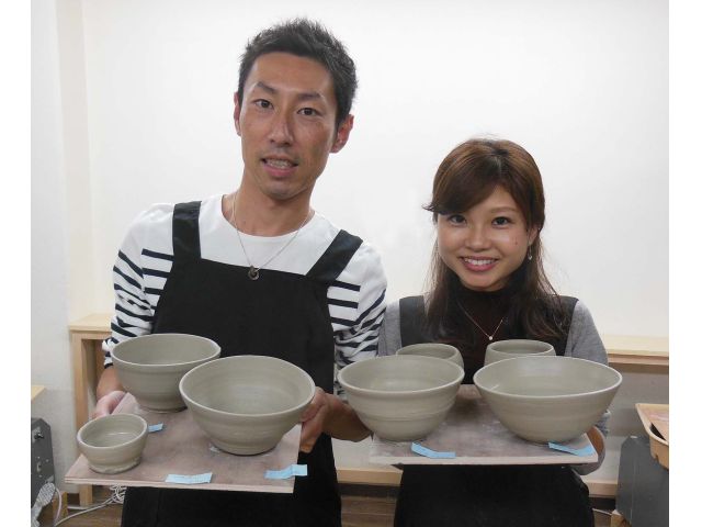 電動ロクロではお湯呑み、お茶碗、おちょこ、徳利などが作れます。