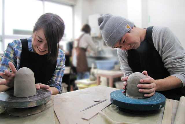 ͉lwdԂ1{AŊwk3sS߂ȂAՐÂȏZXɗnĂ܂B