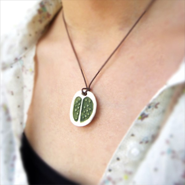 ぬくもりを感じさせるアクセサリーを作りませんか。