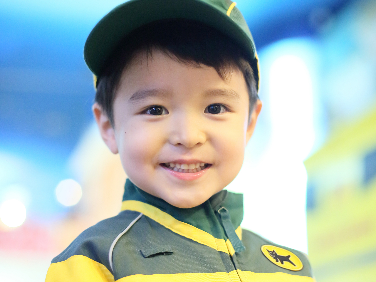 �{����������ȃ��j�t�H�[���ɐg���݁A������肫����Ƃ����\��́A��D�̃V���b�^�[�`�����X�I