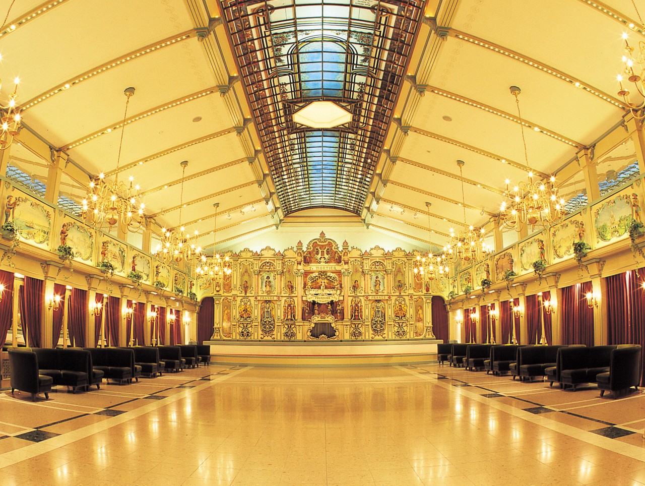 オルガンホールでは世界最大級のダンスオルガンが♪迫力のある演奏に心を打たれます◎