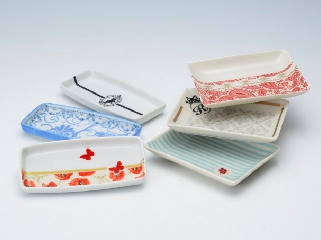 小皿は仕入れの状況で形が変わります。