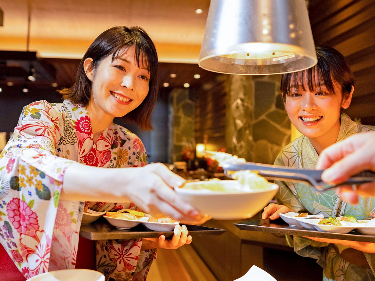 ̂ql̖ڂ̑OŒ郉CuLb`ł́AłĂpӂĂ܂