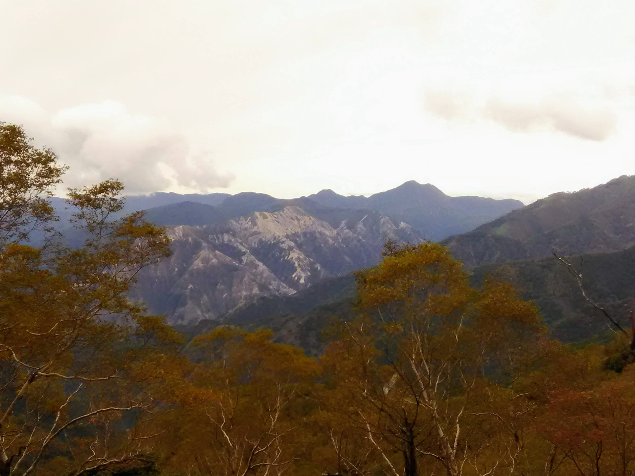 ��������̍c�C�R�i��O�͑����̎R�j