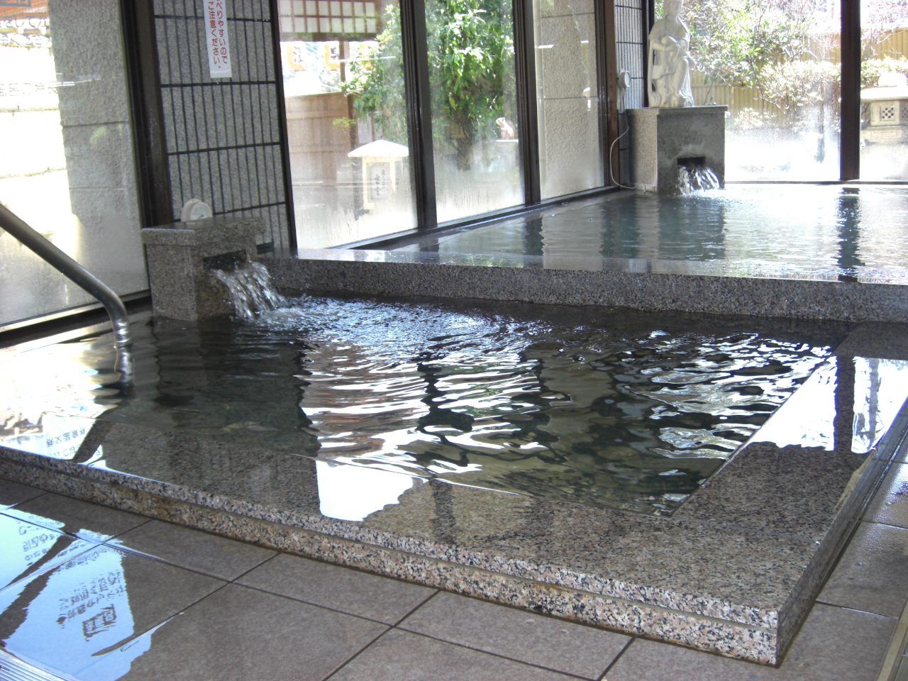 水風呂に入ってクールダウン!