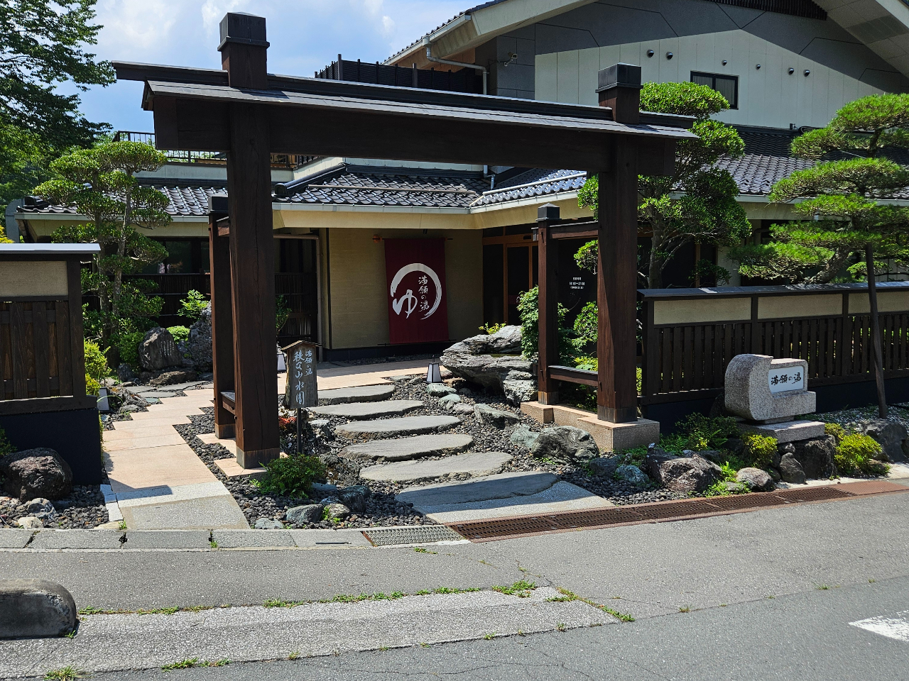 R΂I݂ɔzAbRⒷ҂̊C[W̗YȎR뉀zFlo}܂B