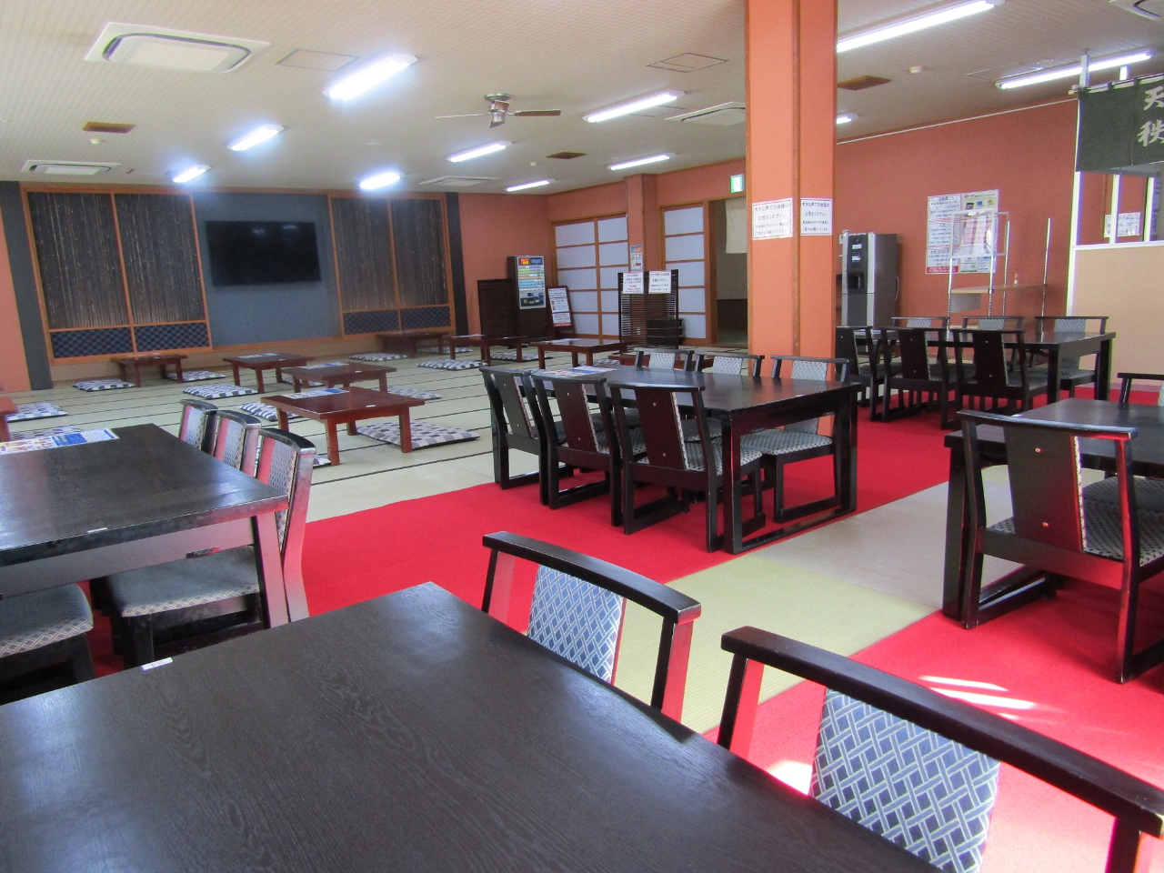 1�K��L�ԁw���ʁx�ɂĐH���������オ�肭�������B