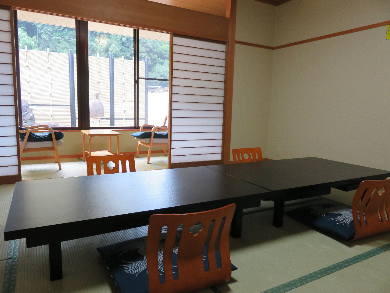 �D��Ȃ���ƁA�������璭�߂�R�X�̎��R�ƌ����ɒ��a�����A������������̏��a���̂������B