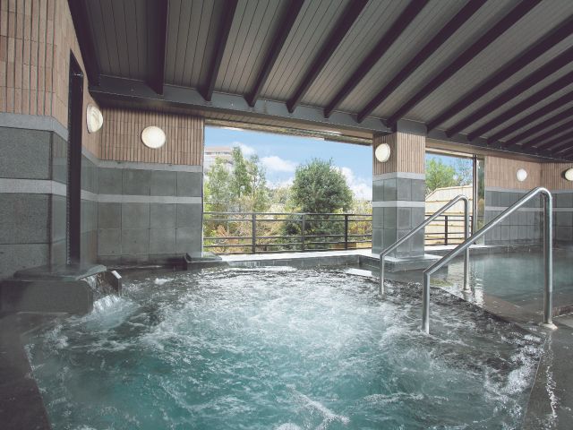 やさしい気泡が全身を包み込み、血行促進とリラックス効果が期待できます。